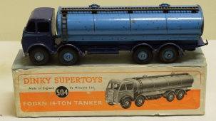 Dinky 1948 DINKY #504 FODEN TANKER, FR/GOOD MODEL (PAINT CHIPS) W/ GOOD+ BOX. CAT $450