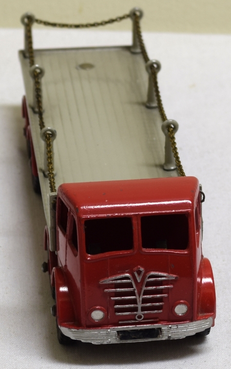 Dinky DINKY #905 FODEN FLAT TRUCK WITH CHAINS, RED W/ FAWN BED, EXC MODEL W/ EXC BOX!