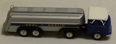 Other MARKLIN #8032 ARAL ARTICULATED TANKER NEAR MINT MODEL/ VG BOX!