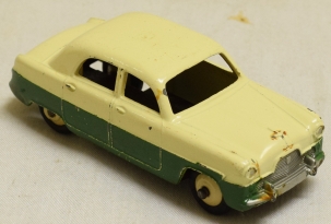 Dinky 1956 DINKY #162 FORD ZEPHYR CREAM/DK GREEN VG+, OXIDIZED BASE