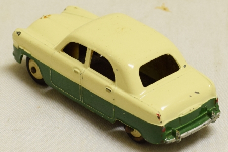 Dinky 1956 DINKY #162 FORD ZEPHYR CREAM/DK GREEN VG+, OXIDIZED BASE