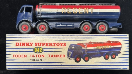 Dinky DINKY SUPERTOYS #942 FODEN 14 TON TANKER “REGENT”, EXCELLENT MODEL & STRIPED BOX