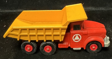 Matchbox MATCHBOX KING SIZE #K-19 SCAMMEL TIPPER TRUCK, near-MINT MODEL/GOOD WINDOW BOX