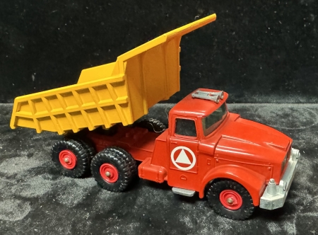 Matchbox MATCHBOX KINGSIZE #K-19 SCAMMELL TIPPER TRUCK, NEAR-MINT MODEL/GOOD WINDOW BOX