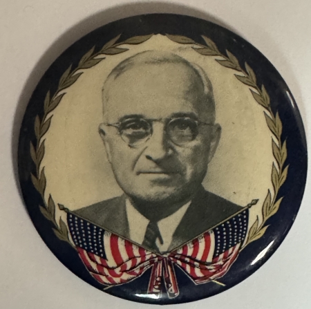 Political 1948 3 1/2″ TRUMAN PICTORIAL CAMPAIGN BUTTON W/ FLAGS-COLORFUL/GRAPHIC-NEAR MINT