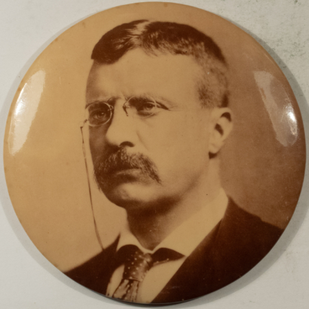 New Store Items 1904 3.5″ TEDDY ROOSEVELT SEPIA CENTERPIECE CELLO BADGE MINT, GREAT COLOR! RARE!
