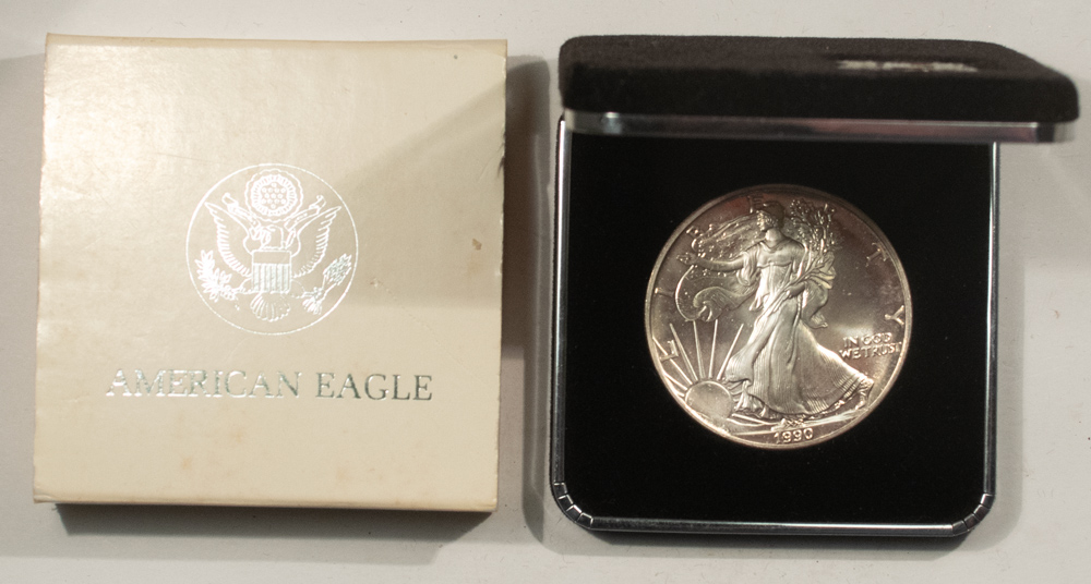 American Silver Eagles 1990 $1 1 OZ AMERICAN SILVER EAGLE .999 SILVER GEM BRILLIANT UNC IN US MINT BOX American Silver Eagles 1990 $1 1 OZ AMERICAN SILVER EAGLE .999 SILVER GEM BRILLIANT UNC IN US MINT BOX