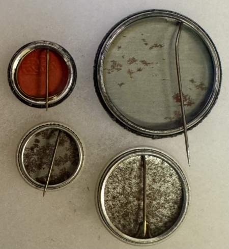 New Store Items LOT OF 4 JOHN F. KENNEDY 1963 MEMORIAL BUTTONS-SIZES FROM 7/8″-1 3/4″; NEAR-MINT