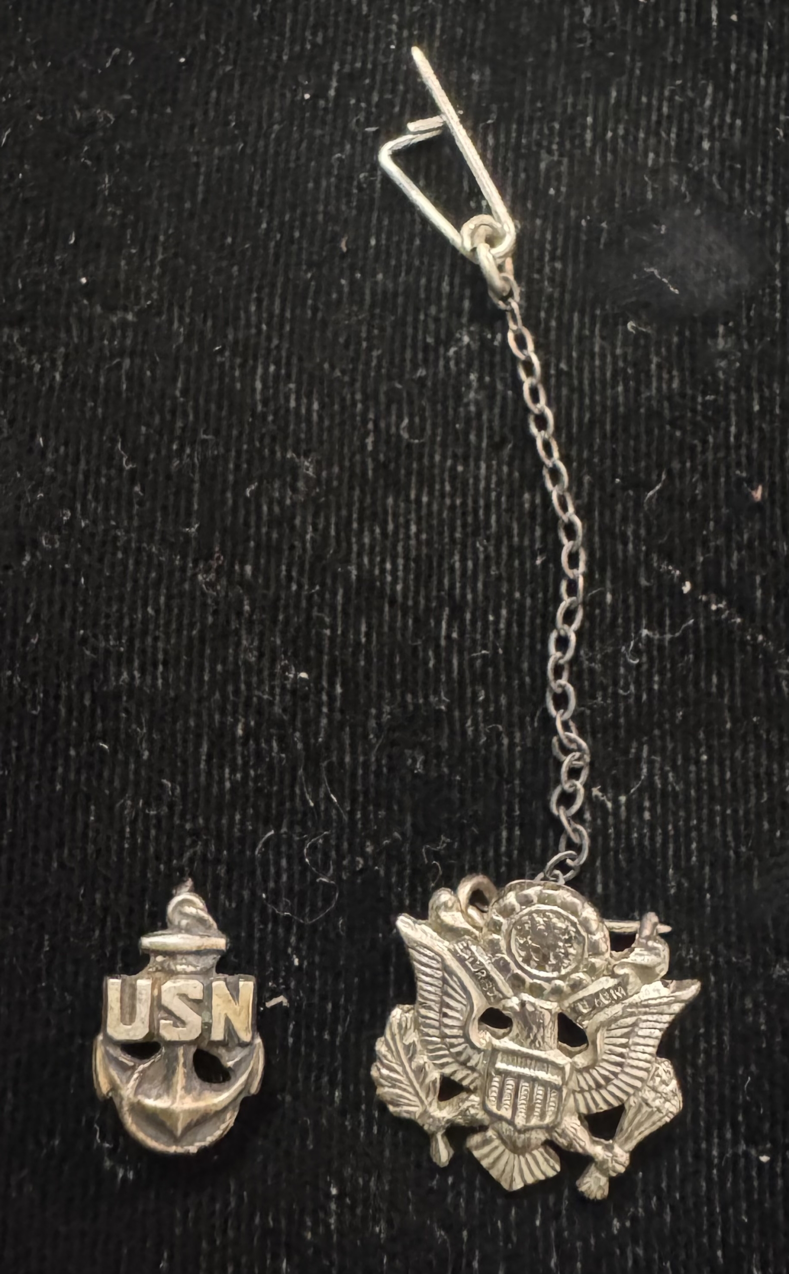 Miscellaneous VINTAGE STERLING SILVER PATRIOTIC/MILITARY-RELATED STERLING SILVER PIN PAIR-EXC! Miscellaneous VINTAGE STERLING SILVER PATRIOTIC/MILITARY-RELATED STERLING SILVER PIN PAIR-EXC!