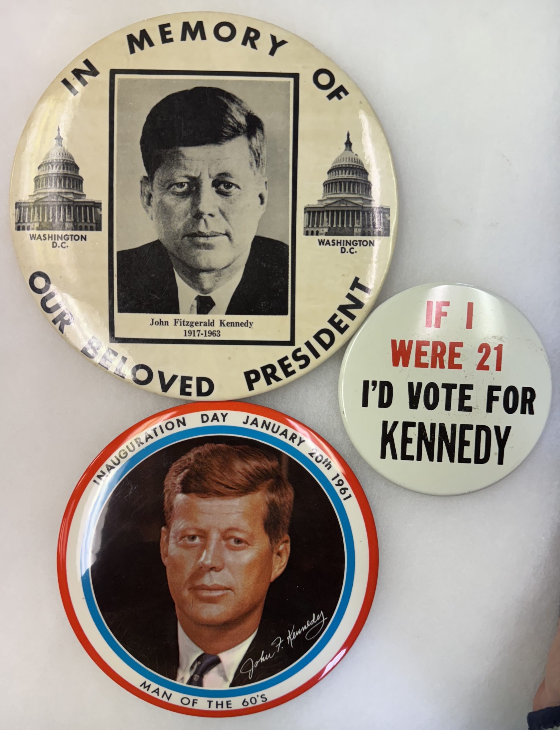 New Store Items LOT OF 3 LARGE JOHN F. KENNEDY 1960-63 BUTTONS, 4-7″ CAMPAIGN & MEMORIAL NR-MINT New Store Items LOT OF 3 LARGE JOHN F. KENNEDY 1960-63 BUTTONS, 4-7″ CAMPAIGN & MEMORIAL NR-MINT