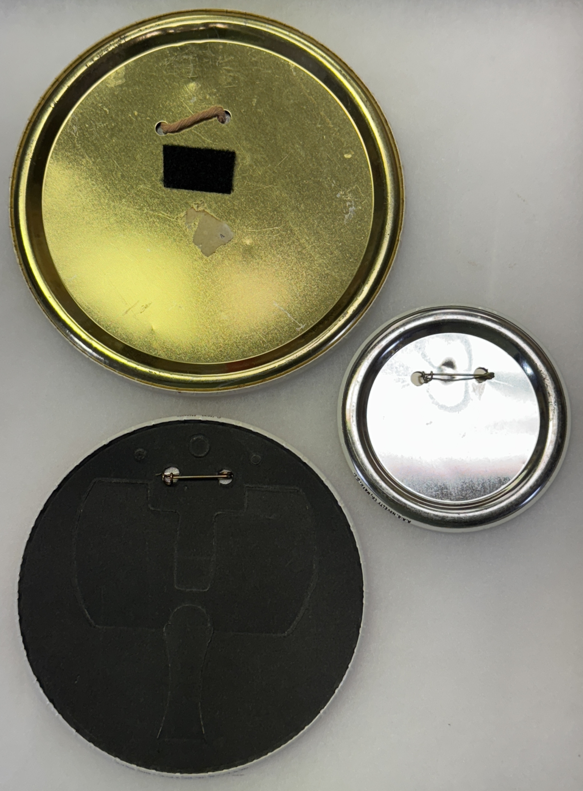 New Store Items LOT OF 3 LARGE JOHN F. KENNEDY 1960-63 BUTTONS, 4-7″ CAMPAIGN & MEMORIAL NR-MINT New Store Items LOT OF 3 LARGE JOHN F. KENNEDY 1960-63 BUTTONS, 4-7″ CAMPAIGN & MEMORIAL NR-MINT