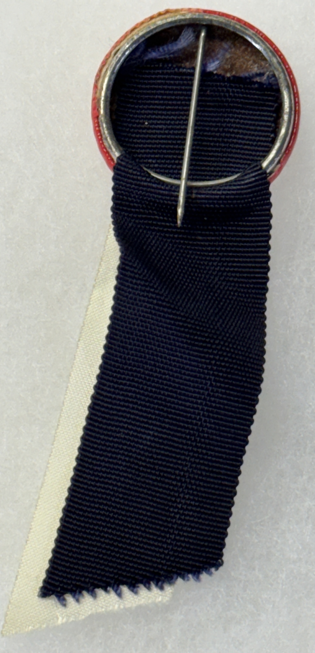 New Store Items 1944 1 1/4″ ROOSEVELT WE ARE GOING TO WIN THIS WAR & PEACE GRAPHIC MINT + RIBBON New Store Items 1944 1 1/4″ ROOSEVELT WE ARE GOING TO WIN THIS WAR & PEACE GRAPHIC MINT + RIBBON