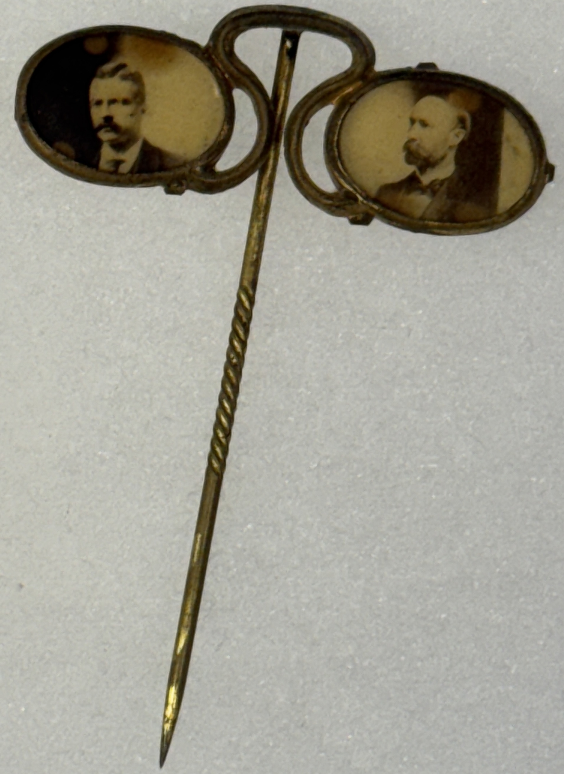 New Store Items 1904 ROOSEVELT-FAIRBANKS 1.5″x2″ PICTORAL SPECTICLES CELLULID PIN, EXC FEW SPOTS New Store Items 1904 ROOSEVELT-FAIRBANKS 1.5″x2″ PICTORAL SPECTICLES CELLULID PIN, EXC FEW SPOTS