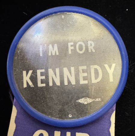 New Store Items 1960 JOHN F. KENNEDY 2 1/2″ I’M FOR KENNEDY FLASHER CAMPIGN BUTTON W/ 6″ RIBBON!