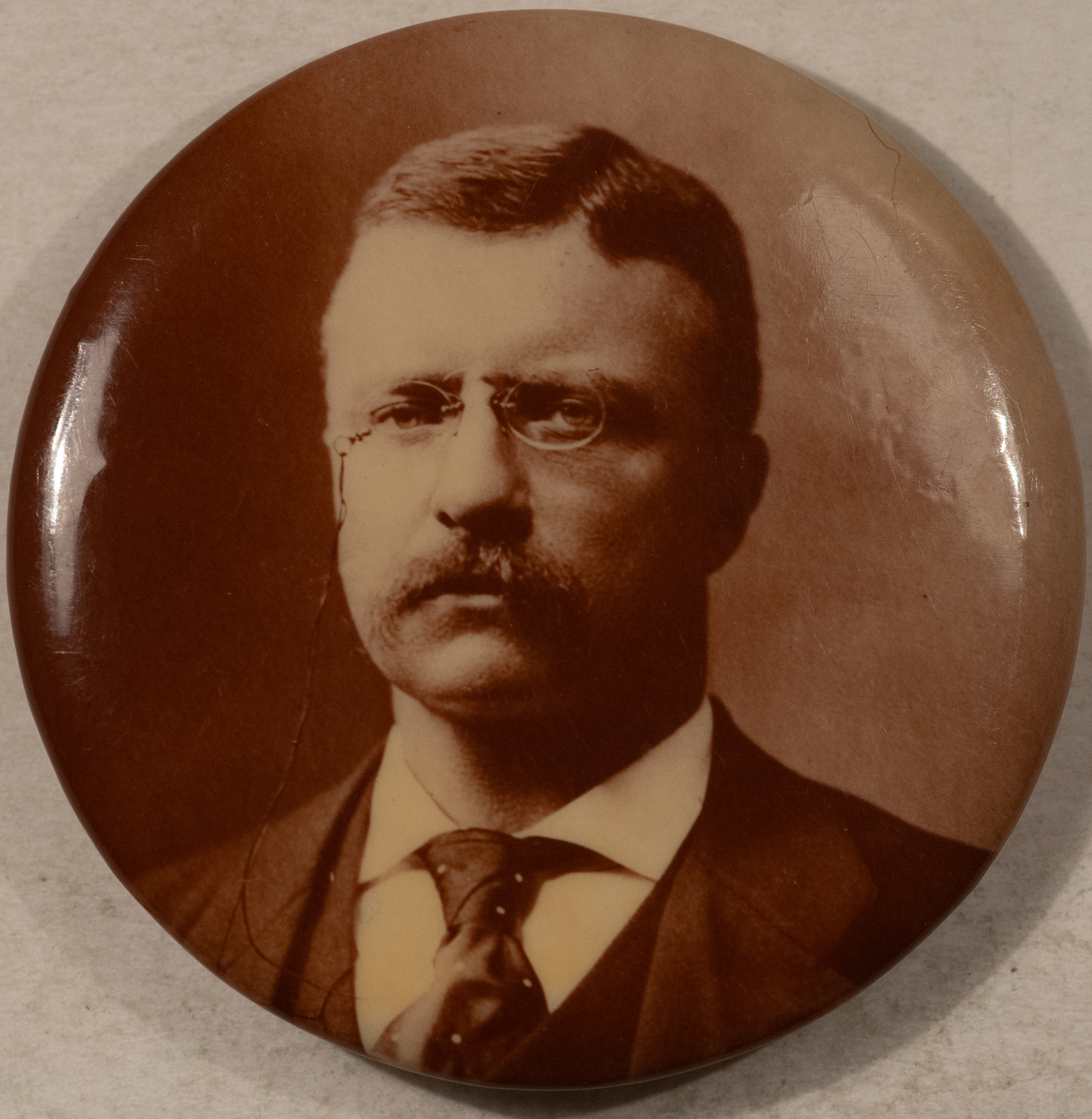 New Store Items 1904 TEDDY ROOSEVELT 1 3/4″ SEPIA CELLULOID CAMPAIGN BUTTON – STRIKING! NR MINT! New Store Items 1904 TEDDY ROOSEVELT 1 3/4″ SEPIA CELLULOID CAMPAIGN BUTTON – STRIKING! NR MINT!