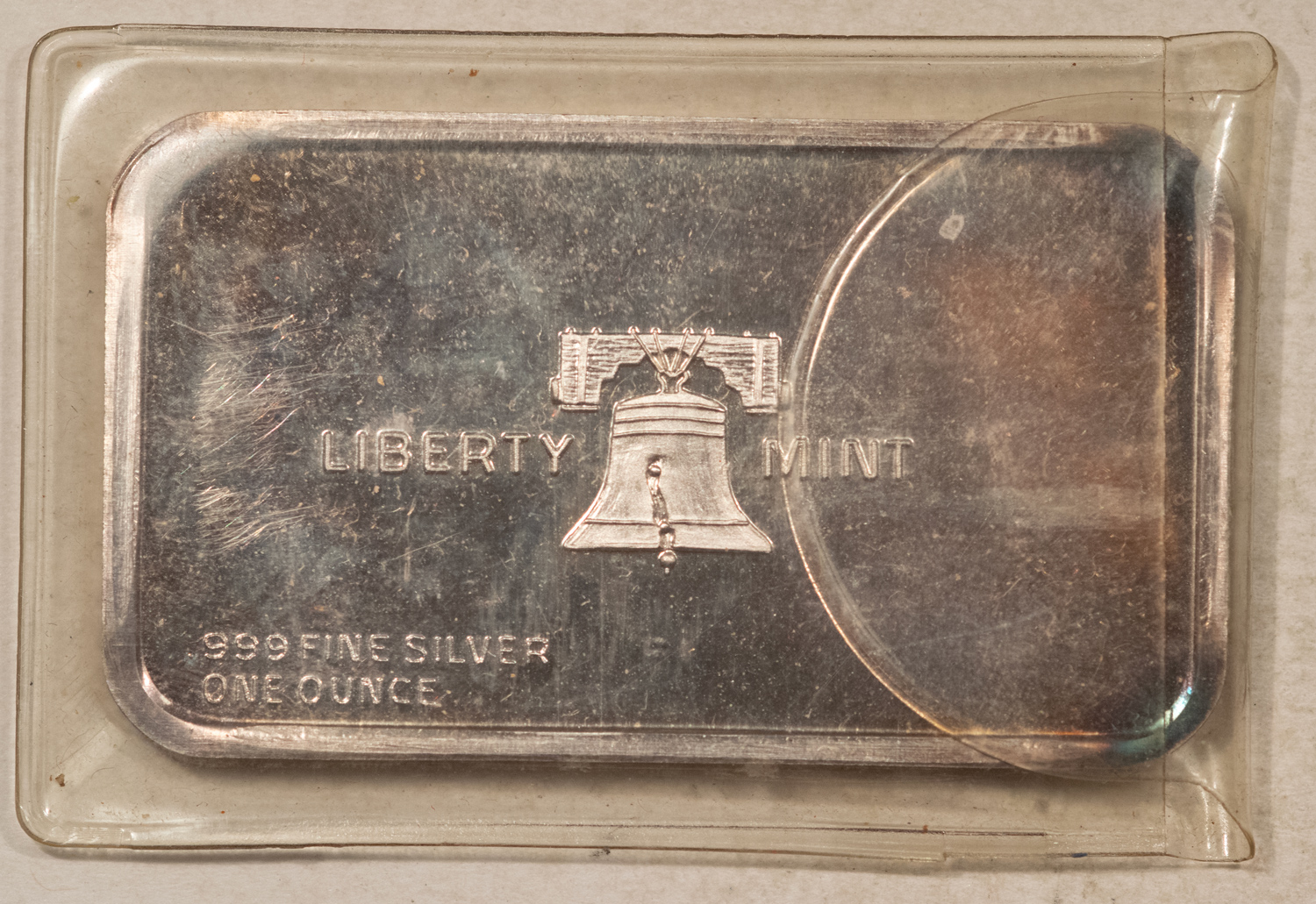 Bullion 1976 LIBERTY MINT 1 OZ .999 FINE SILVER ART BAR US BICENTENNIAL – UNC W/ PLASTIC Bullion 1976 LIBERTY MINT 1 OZ .999 FINE SILVER ART BAR US BICENTENNIAL – UNC W/ PLASTIC