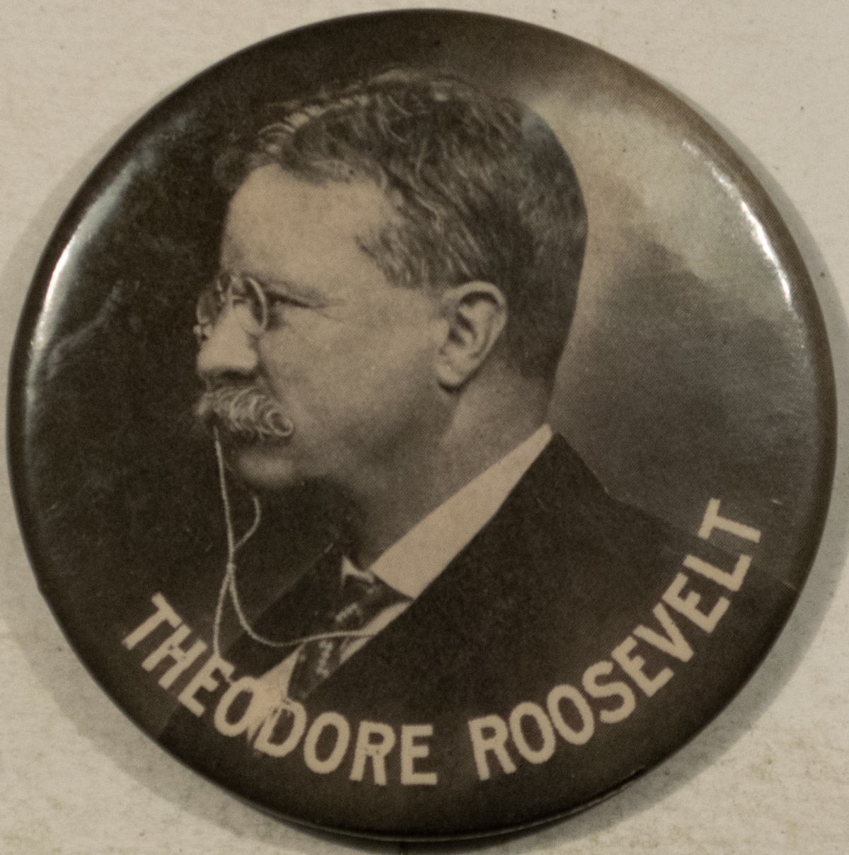 New Store Items 1912 THEODORE ROOSEVELT 2 1/8″ CELLULOID PICTURE BUTTON-RARE SIZE & NEAR-MINT! New Store Items 1912 THEODORE ROOSEVELT 2 1/8″ CELLULOID PICTURE BUTTON-RARE SIZE & NEAR-MINT!