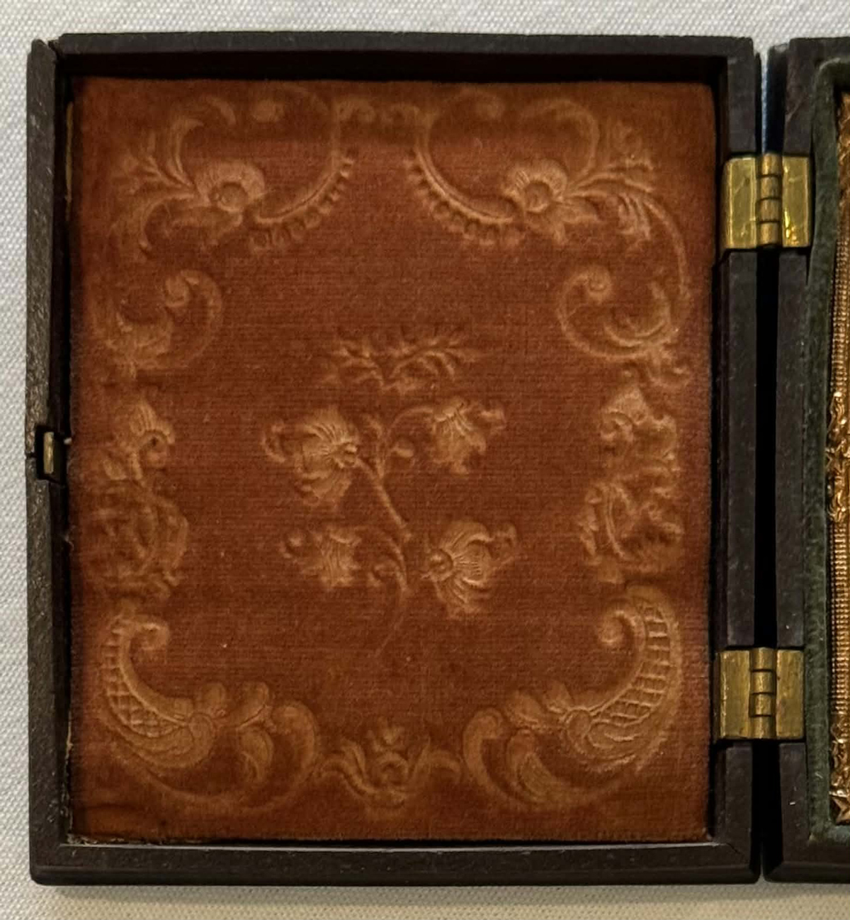 New Store Items ca 1864 3″ X 4″ APPROX LARGE LINCOLN ALBUMIN IN A PERIOD CASE – NEAR MINT! New Store Items ca 1864 3″ X 4″ APPROX LARGE LINCOLN ALBUMIN IN A PERIOD CASE – NEAR MINT!
